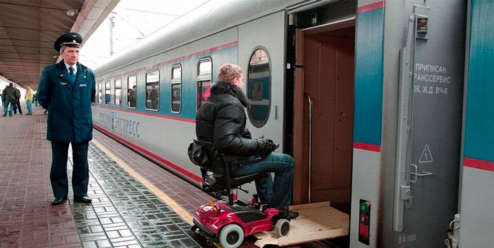Скидка инвалидам 2 группы на жд. Сапсан вагон для инвалидов. Инвалиды на ЖД вокзале. Вагон для инвалидов в поезде. Поезд для инвалидов колясочников.